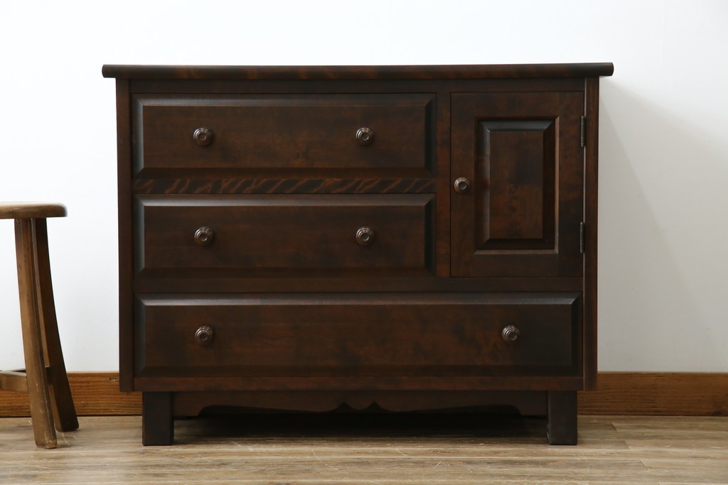 中古　北海道民芸家具　ドレッサーリメイク　洗練された佇まいが魅力のサイドボード　(R-080728)