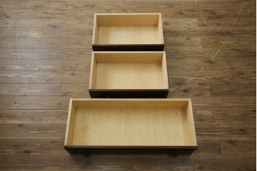 中古　北海道民芸家具　ドレッサーリメイク　洗練された佇まいが魅力のサイドボード　(R-080728)