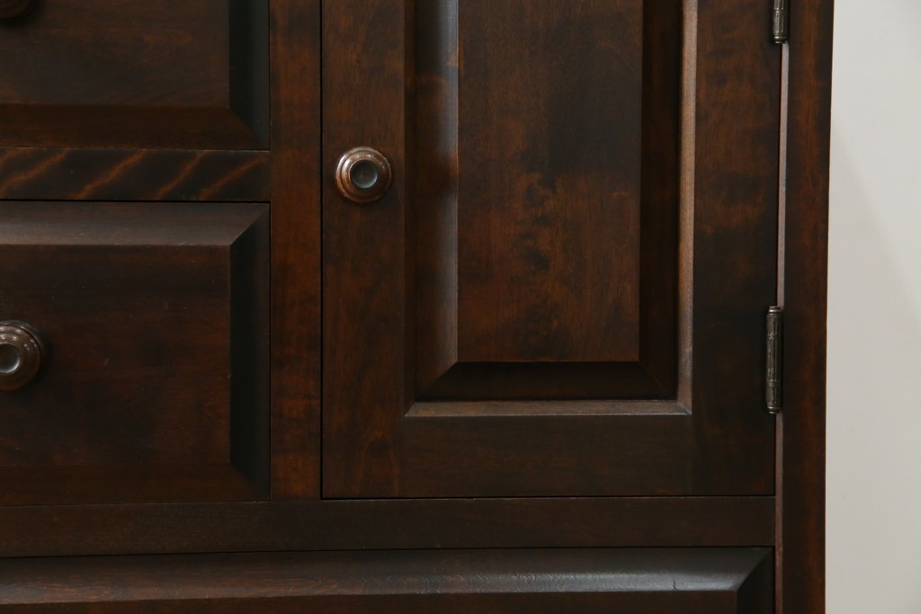 中古　北海道民芸家具　ドレッサーリメイク　洗練された佇まいが魅力のサイドボード　(R-080728)