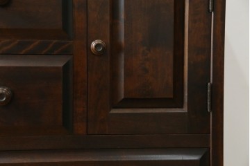 中古　北海道民芸家具　ドレッサーリメイク　洗練された佇まいが魅力のサイドボード　(R-080728)