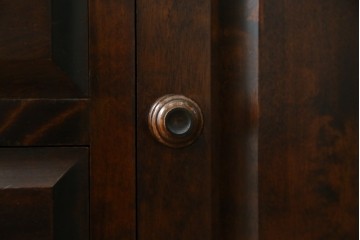 中古　北海道民芸家具　ドレッサーリメイク　洗練された佇まいが魅力のサイドボード　(R-080728)