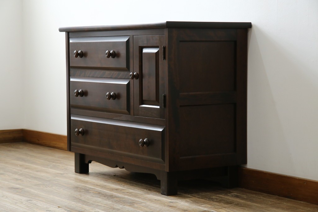 中古　北海道民芸家具　ドレッサーリメイク　洗練された佇まいが魅力のサイドボード　(R-080728)