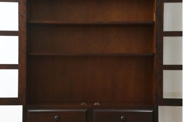 中古　美品　北海道民芸家具　和洋どちらのお部屋にも馴染むブックケース(本箱、書棚、収納棚、戸棚、キャビネット、飾り棚)(R-080730)