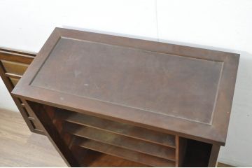中古　松本民芸家具　シックで落ち着いた佇まいが魅力的なA型下駄箱(靴箱、シューズボックス、収納棚、戸棚、キャビネット)(定価約34万円)(R-080731)