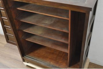 中古　松本民芸家具　シックで落ち着いた佇まいが魅力的なA型下駄箱(靴箱、シューズボックス、収納棚、戸棚、キャビネット)(定価約34万円)(R-080731)
