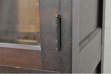 中古　北海道民芸家具　HM160K　美しい木肌とシックな佇まいが魅力的なキャビネット(食器棚、収納棚、戸棚、カップボード、飾り棚、本箱)(R-080732)