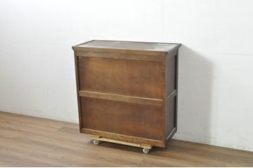 中古　北海道民芸家具　脚(台輪)付きリメイク　シックな色合いで落ち着いた空間を演出するサイドキャビネット(サイドボード、収納棚、戸棚)(R-080733)