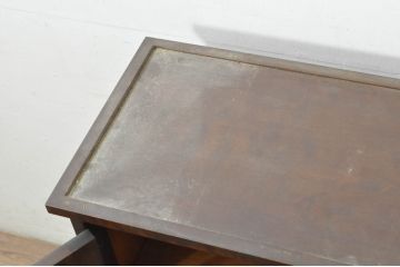 中古　北海道民芸家具　脚(台輪)付きリメイク　シックな色合いで落ち着いた空間を演出するサイドキャビネット(サイドボード、収納棚、戸棚)(R-080733)