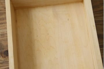 中古　北海道民芸家具　天板リメイク　シックな色合いで落ち着いた空間を演出するサイドキャビネット(サイドボード、収納棚、戸棚)(R-080734)
