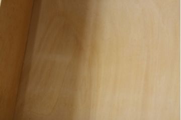 中古　北海道民芸家具　天板リメイク　シックな色合いで落ち着いた空間を演出するサイドキャビネット(サイドボード、収納棚、戸棚)(R-080734)