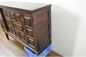 中古　希少な廃盤品　北海道民芸家具　シックなデザインの下駄箱(サイドボード、玄関棚、収納棚、戸棚)(R-080736)