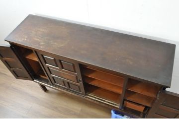 中古　希少な廃盤品　北海道民芸家具　シックなデザインの下駄箱(サイドボード、玄関棚、収納棚、戸棚)(R-080736)