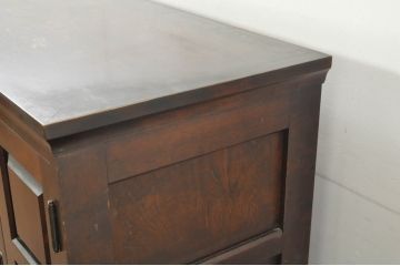 中古　希少な廃盤品　北海道民芸家具　シックなデザインの下駄箱(サイドボード、玄関棚、収納棚、戸棚)(R-080736)
