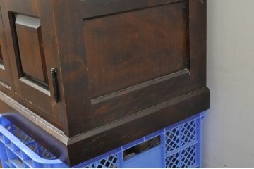 中古　希少な廃盤品　北海道民芸家具　シックなデザインの下駄箱(サイドボード、玄関棚、収納棚、戸棚)(R-080736)