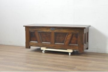 希少!!　中古　松本民芸家具　木目が作りだすランダムな色の濃淡が美しいA型チェスト(ベンチ収納、ベンチチェスト、コファ、ブランケットボックス、収納箱)(定価約31万円)(R-080737)