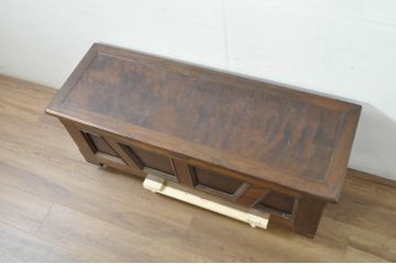 希少!!　中古　松本民芸家具　木目が作りだすランダムな色の濃淡が美しいA型チェスト(ベンチ収納、ベンチチェスト、コファ、ブランケットボックス、収納箱)(定価約31万円)(R-080737)