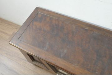 希少!!　中古　松本民芸家具　木目が作りだすランダムな色の濃淡が美しいA型チェスト(ベンチ収納、ベンチチェスト、コファ、ブランケットボックス、収納箱)(定価約31万円)(R-080737)