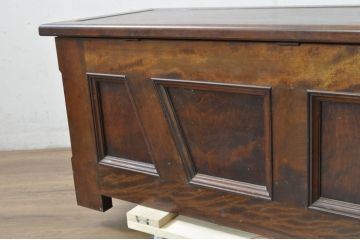 希少!!　中古　松本民芸家具　木目が作りだすランダムな色の濃淡が美しいA型チェスト(ベンチ収納、ベンチチェスト、コファ、ブランケットボックス、収納箱)(定価約31万円)(R-080737)