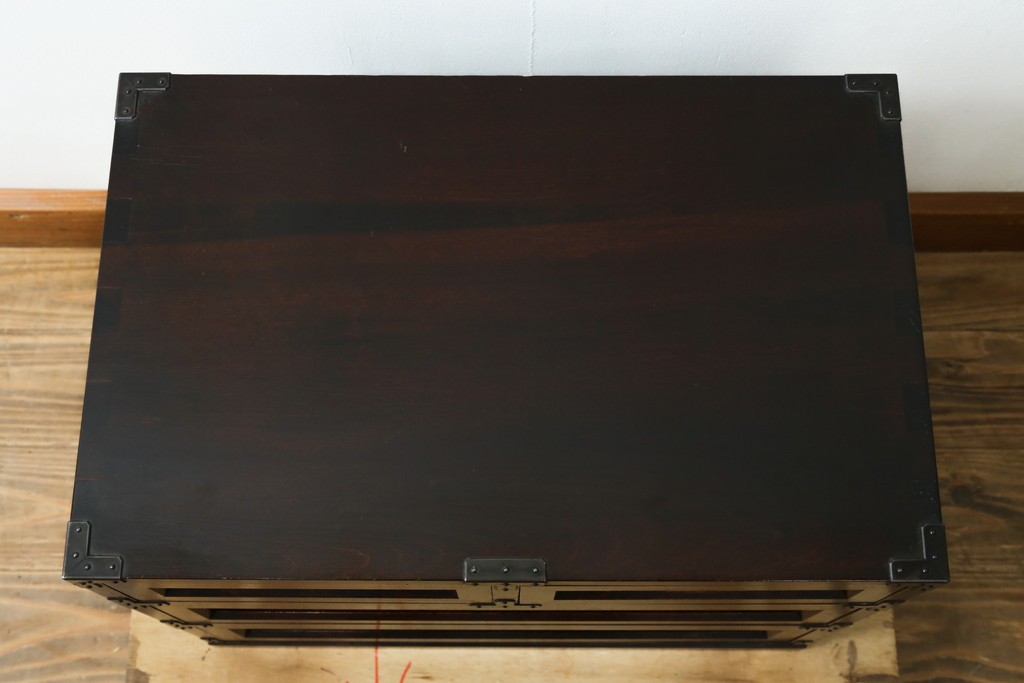 中古　松本民芸家具　523型　シンプルで上品な佇まいが魅力的な金具付き小抽斗　定価約15万円　(R-080739)