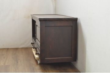 中古　美品　北海道民芸家具　深みのある木の色合いが美しい引き出し3杯付きローボード(テレビボード、テレビ台、TVボード、TV台、リビングボード、収納棚、戸棚)(R-080740)