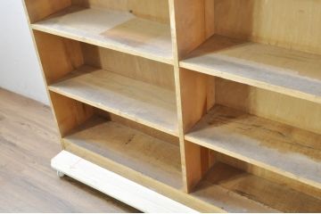 和製アンティーク　レトロな雰囲気あふれる古い図書館の大きな本棚(ブックシェルフ、飾り棚、収納棚、陳列棚、書棚)(R-080743)