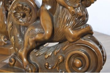 中古　美品　最高級　イタリア輸入家具　大振り　ガラス天板付き　脚に施された彫刻が高級感を高めるダイニングテーブル(6人掛け、食卓)(定価約140万円)(R-080753)