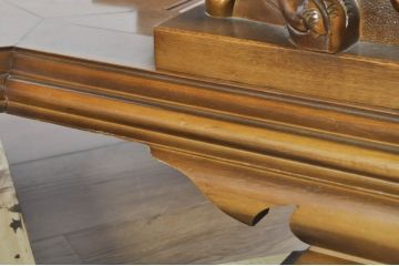 中古　美品　最高級　イタリア輸入家具　大振り　ガラス天板付き　脚に施された彫刻が高級感を高めるダイニングテーブル(6人掛け、食卓)(定価約140万円)(R-080753)