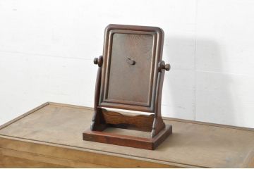 中古　民芸家具　上手物　職人手作り工芸家具　総欅(ケヤキ)材　丸みを帯びたフォルムが可愛らしい卓上ミラー(鏡、スタンドミラー)(R-080757)