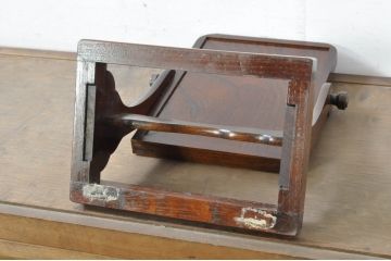 中古　民芸家具　上手物　職人手作り工芸家具　総欅(ケヤキ)材　丸みを帯びたフォルムが可愛らしい卓上ミラー(鏡、スタンドミラー)(R-080757)