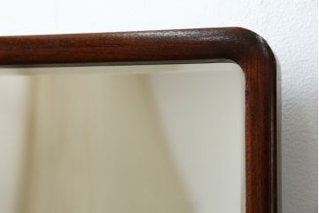 中古　民芸家具　上手物　職人手作り工芸家具　総欅(ケヤキ)材　丸みを帯びたフォルムが可愛らしい卓上ミラー(鏡、スタンドミラー)(R-080757)