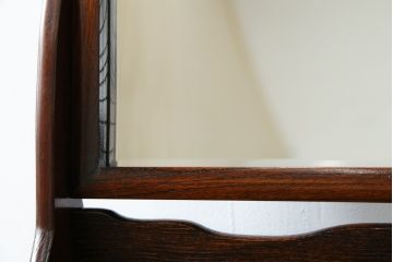 中古　民芸家具　上手物　職人手作り工芸家具　総欅(ケヤキ)材　丸みを帯びたフォルムが可愛らしい卓上ミラー(鏡、スタンドミラー)(R-080757)