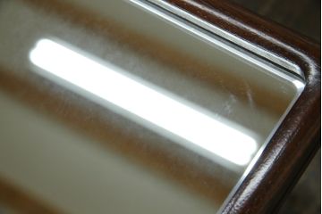 中古　民芸家具　上手物　職人手作り工芸家具　総欅(ケヤキ)材　丸みを帯びたフォルムが可愛らしい卓上ミラー(鏡、スタンドミラー)(R-080757)