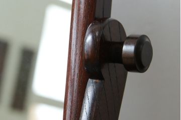 中古　民芸家具　上手物　職人手作り工芸家具　総欅(ケヤキ)材　丸みを帯びたフォルムが可愛らしい卓上ミラー(鏡、スタンドミラー)(R-080757)
