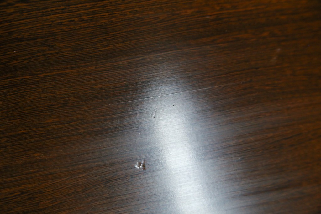 和製ヴィンテージ　美品　鉄刀木(タガヤサン)　オリエンタルな彫刻入りのオーバルダイニングテーブル　(R-080760)