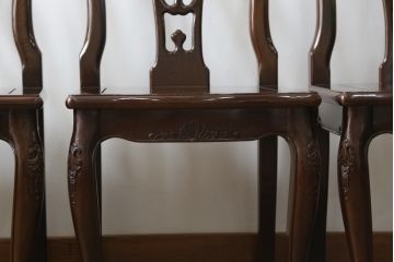 和製ビンテージ　鉄刀木(タガヤサン)　オリエンタルな雰囲気を感じる彫刻入りのダイニングチェア4脚セット(アームレスチェア、板座チェア、椅子、イス、ヴィンテージ、バラ売り可能)(R-080761)