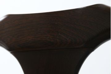 和製ビンテージ　鉄刀木(タガヤサン)　オリエンタルな雰囲気を感じる彫刻入りのダイニングチェア4脚セット(アームレスチェア、板座チェア、椅子、イス、ヴィンテージ、バラ売り可能)(R-080761)