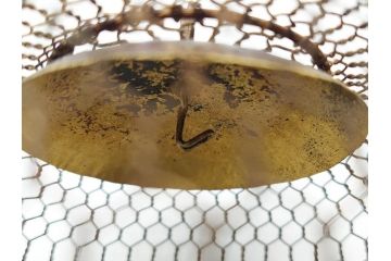 戦前　深川製磁　オールド深川　有田焼　陶器籠/金工　虫籠形真鍮製吊香炉の2点セット(鳥、小物入れ、仏具、茶道具、裏印、房付き)(R-080767)