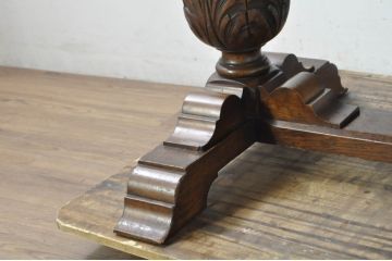 イギリスアンティーク　上手物!!　オーク材　クラシカルなデザインの彫刻とバルボスレッグが目を引くドローリーフテーブル(エクステンションテーブル、ダイニングテーブル、食卓、4人掛け、6人掛け、英国)(R-080773)