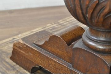 イギリスアンティーク　上手物!!　オーク材　クラシカルなデザインの彫刻とバルボスレッグが目を引くドローリーフテーブル(エクステンションテーブル、ダイニングテーブル、食卓、4人掛け、6人掛け、英国)(R-080773)
