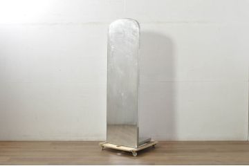 海外ブランド家具　シンプルで洗練されたデザインが魅力のモダンなスタンドミラー(鏡、姿見)(R-080781)