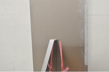 海外ブランド家具　シンプルで洗練されたデザインが魅力のモダンなスタンドミラー(鏡、姿見)(R-080781)