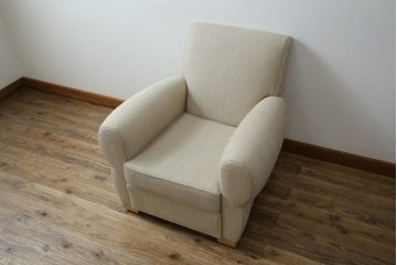 中古　フランス輸入家具　ファブリック　お部屋に取り入れやすいナチュラルモダンデザインのクラブソファ　定価約25万円　(R-080783)