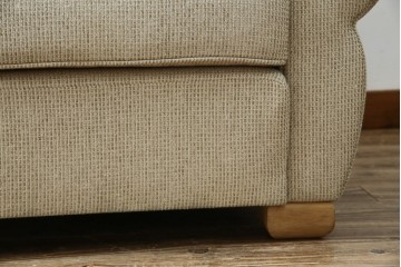 中古　フランス輸入家具　ファブリック　お部屋に取り入れやすいナチュラルモダンデザインのクラブソファ　定価約25万円　(R-080783)