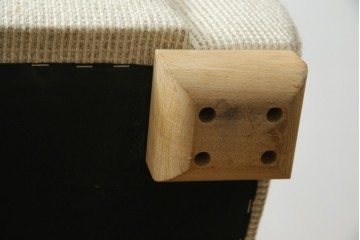 中古　フランス輸入家具　ファブリック　お部屋に取り入れやすいナチュラルモダンデザインのクラブソファ　定価約25万円　(R-080783)