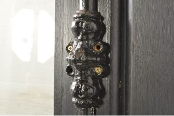 中古　特注品　楢(ナラ)材　グレモン錠付き特大の店舗用ドア1対2枚セット (両開きドア、ガラス扉、玄関ドア、建具)(製作費約120万円)(R-080784)