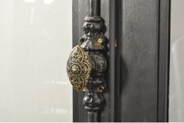 中古　特注品　楢(ナラ)材　グレモン錠付き特大の店舗用ドア1対2枚セット (両開きドア、ガラス扉、玄関ドア、建具)(製作費約120万円)(R-080784)