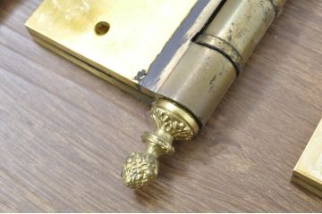 中古　特注品　楢(ナラ)材　グレモン錠付き特大の店舗用ドア1対2枚セット (両開きドア、ガラス扉、玄関ドア、建具)(製作費約120万円)(R-080784)