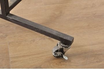 中古　鉄工所手作り　オーダー品!!　シンプルなスチールハンガー4点セット(ハンガーラック、洋服掛け、コート掛け、店舗什器)(R-080787)