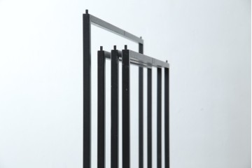 中古　鉄工所手作り　オーダー品!!　シンプルなスチールハンガー4点セット　(R-080787)