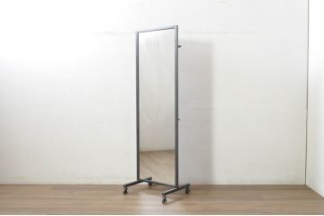 中古　美品　エグジットメタルワークサプライ(EXIT METAL WORK SUPPLY)　NRT-05　インダストリアルなデザインが格好いいスタンドミラー(姿見、鏡、キャスター付き、店舗什器)(定価約18万円)(R-080789)